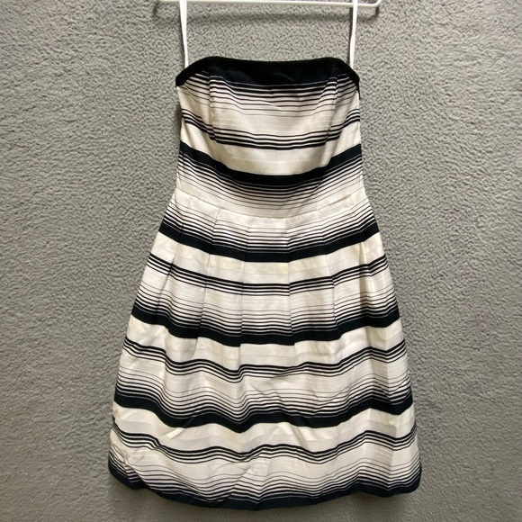 White House Black Market Dresses & Skirts - White House Black Market Dress Womens 6  White Black Striped Strapless Lined